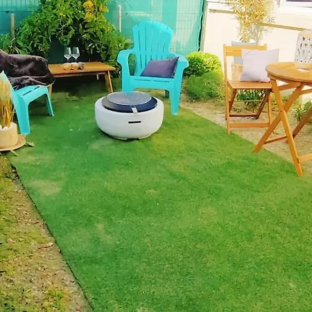 Maisonnette Parking Moto Au Coeur Des Sables Apartman *