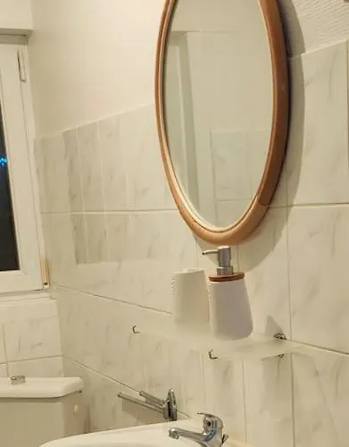 Maisonnette Parking Moto Au Coeur Des Sables * Berck