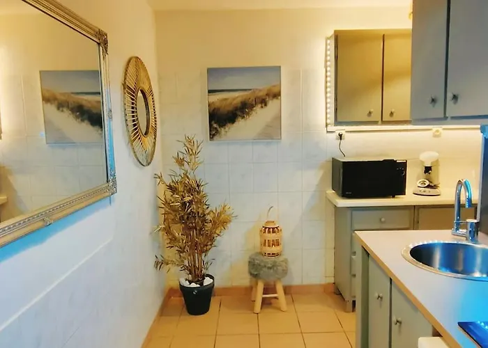 Maisonnette Parking Moto Au Coeur Des Sables * Berck